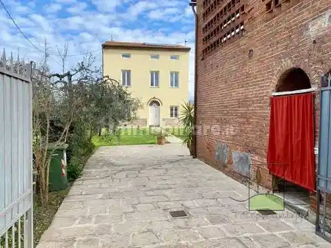 Villa in vendita a Capannori
