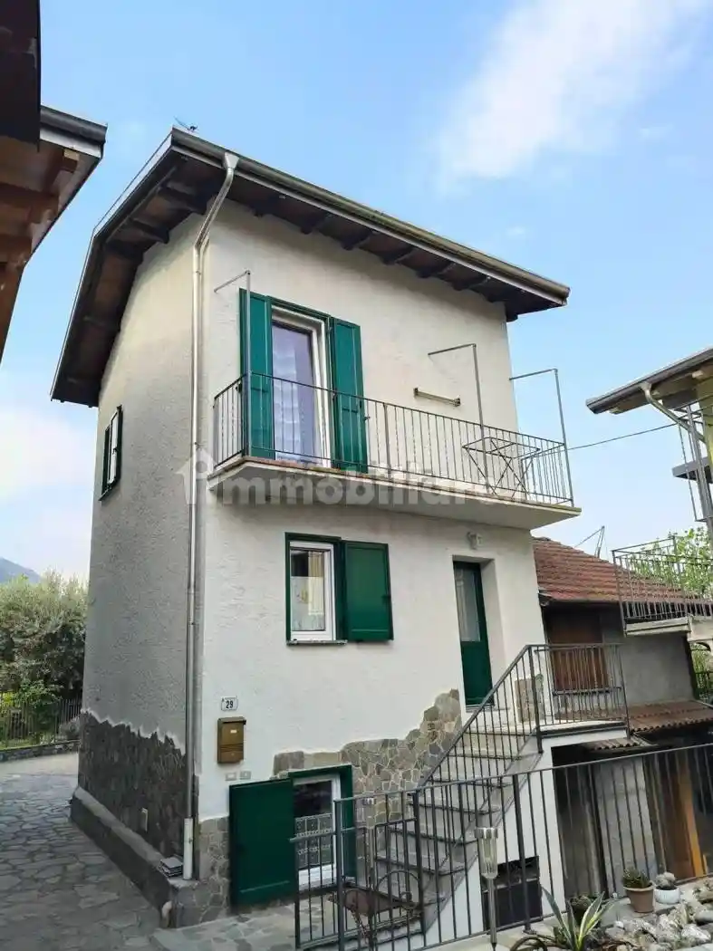 Villa in affitto a Colico