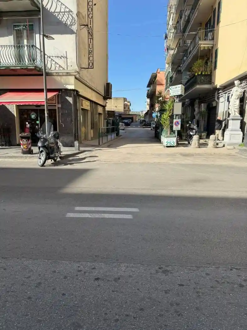 Appartamento in vendita a Napoli