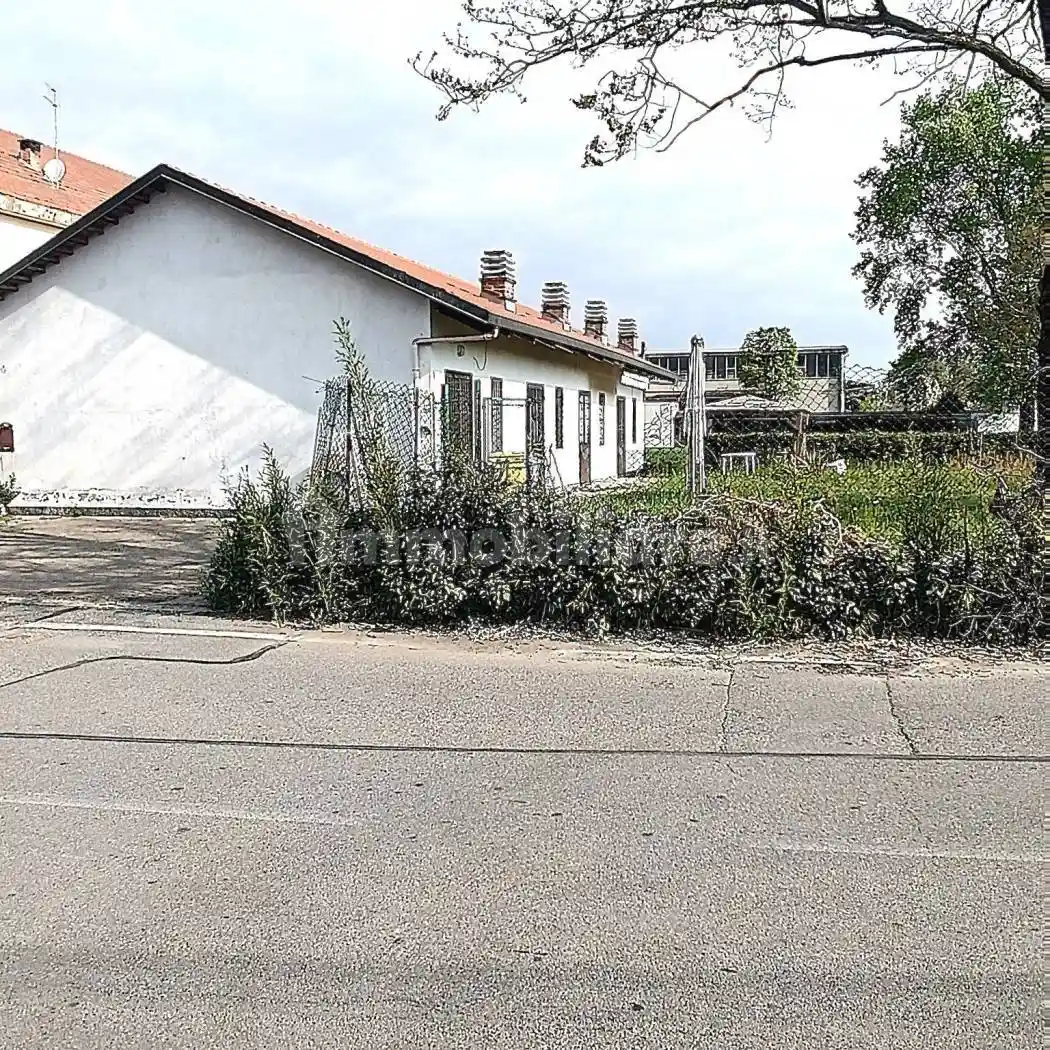 Palazzo - Edificio in vendita a Nole