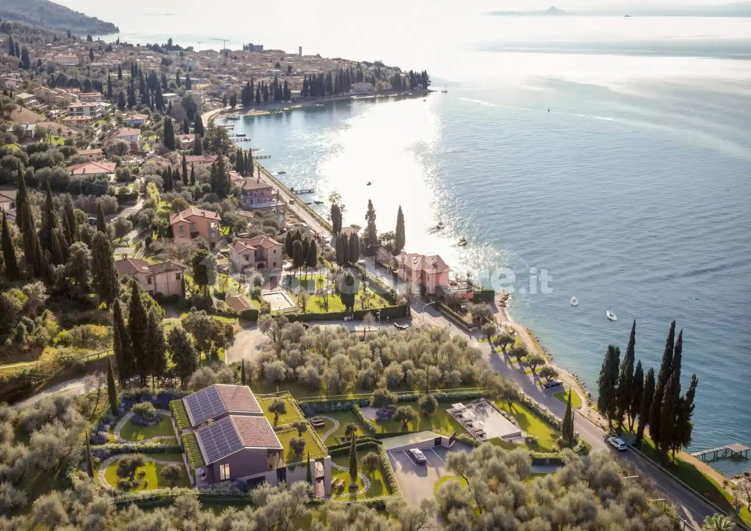 Appartamento in vendita a Torri del Benaco