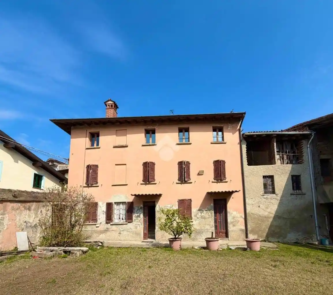 Casa indipendente in vendita a Canneto Pavese