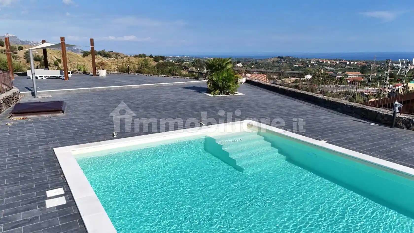 Villa in vendita a Piedimonte Etneo