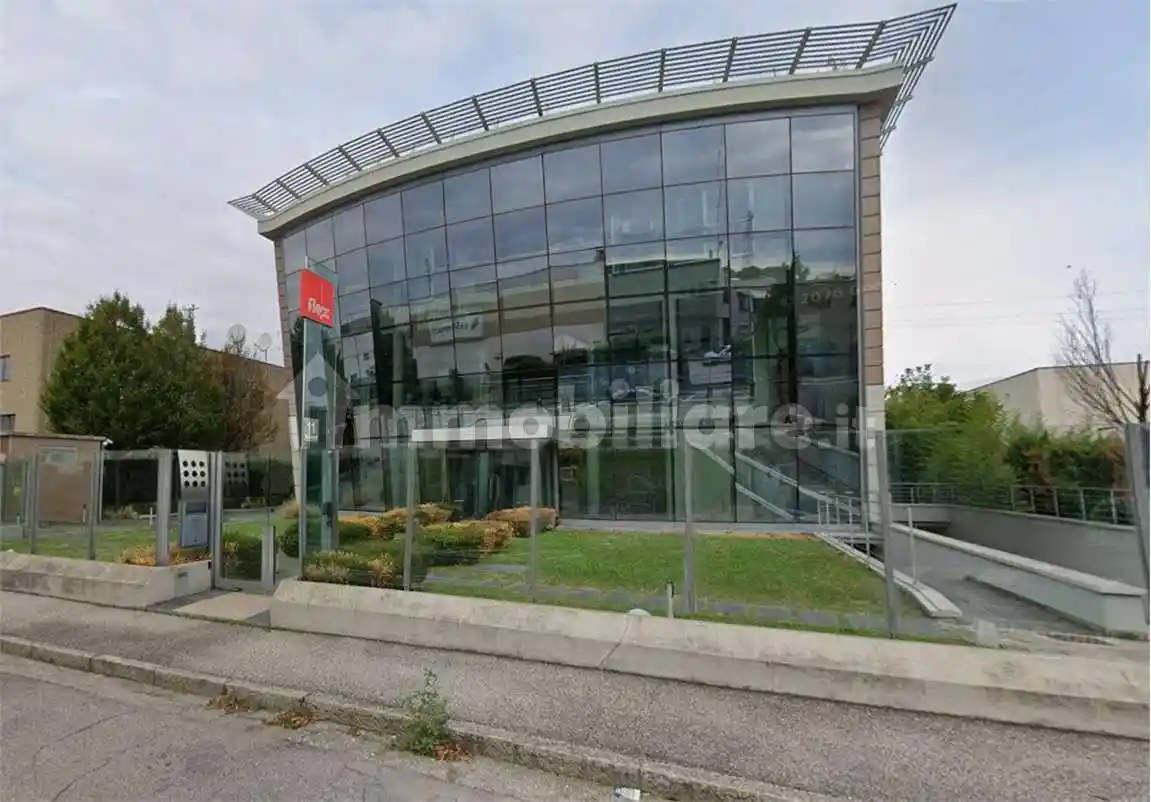 Palazzo - Stabile in vendita a Brescia