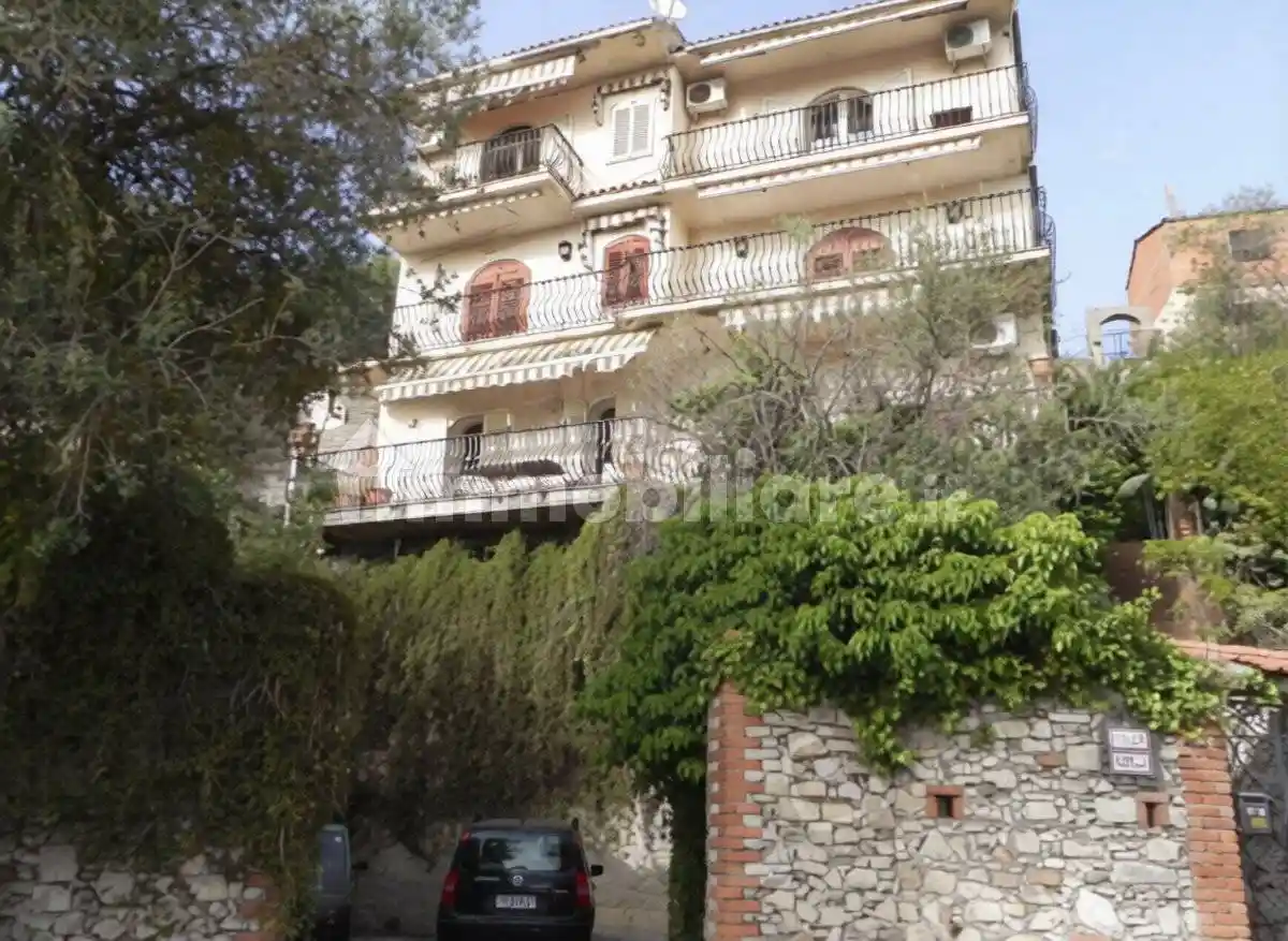 Appartamento in vendita a Taormina