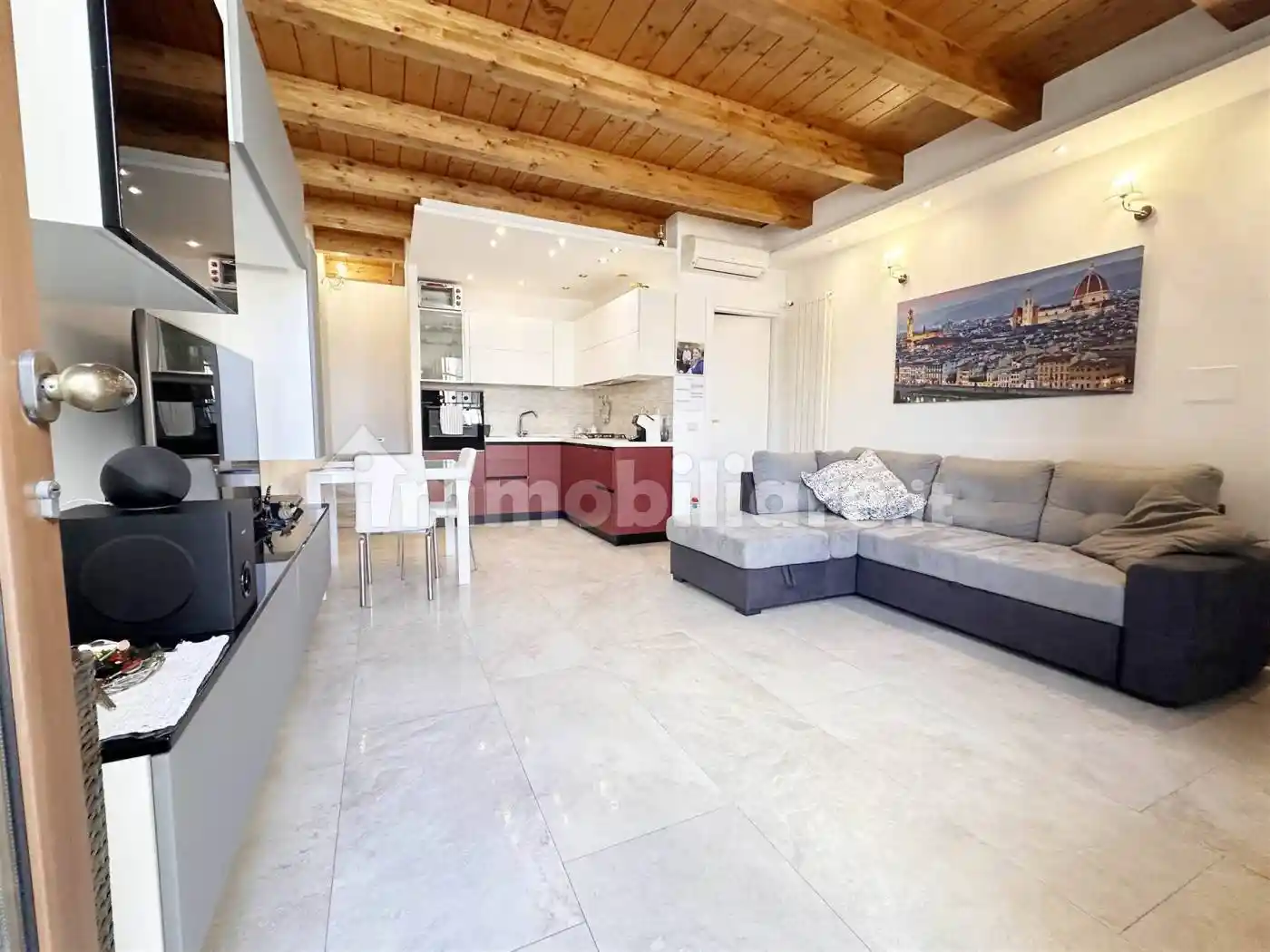 Casa indipendente in vendita a Campi Bisenzio