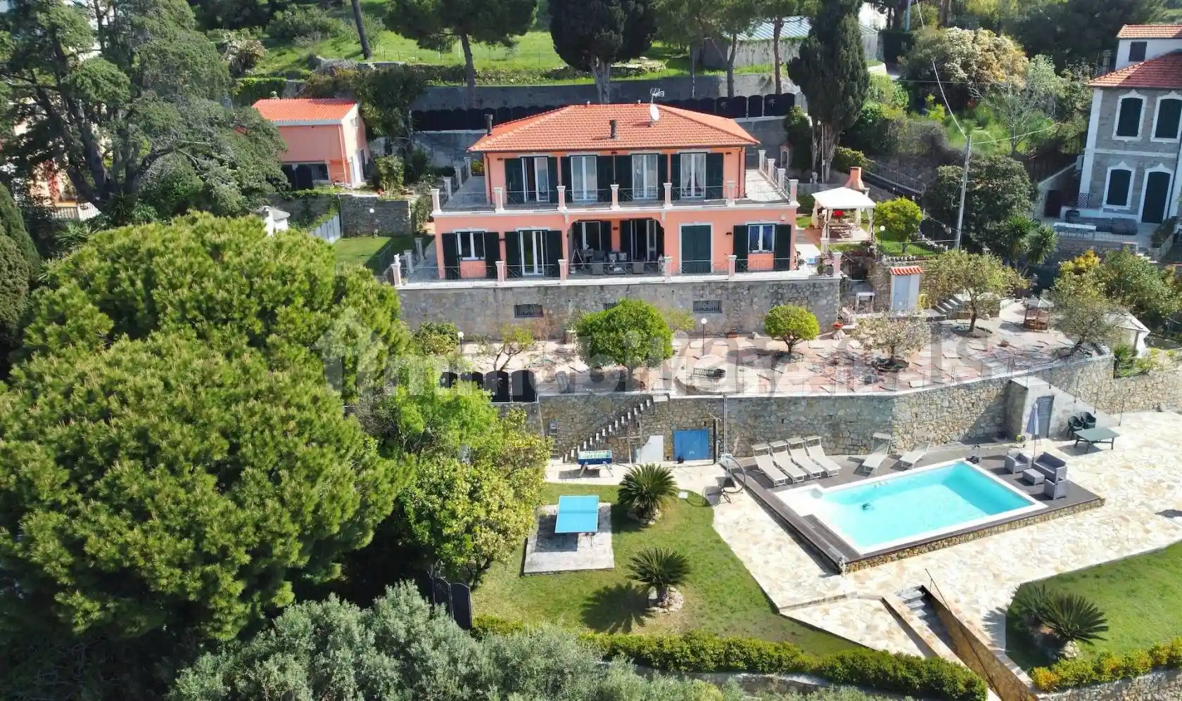 Villa in vendita a Bordighera