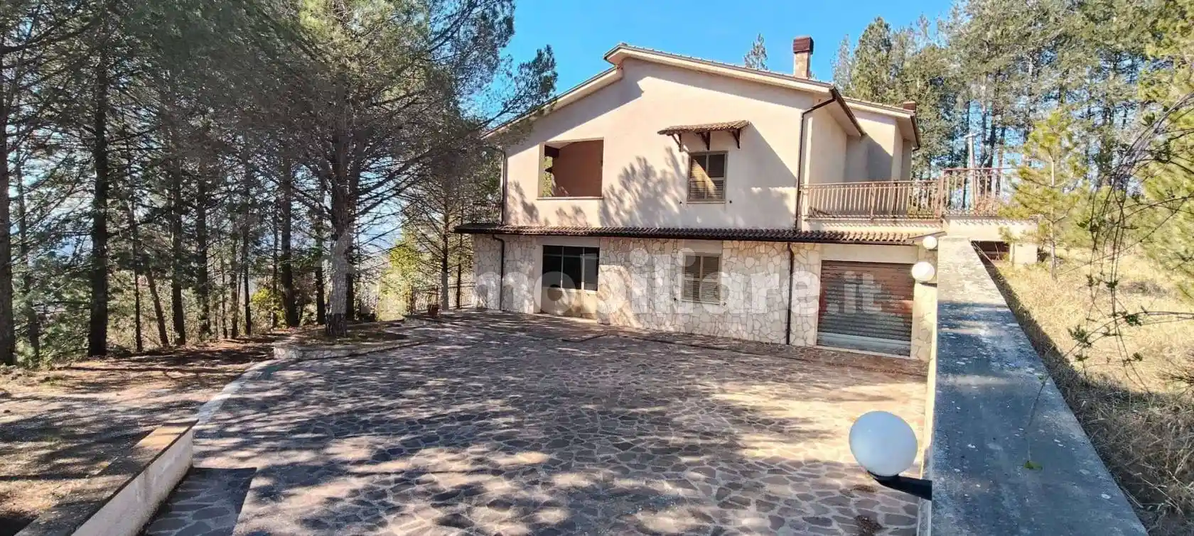 Villa in vendita a Longone Sabino