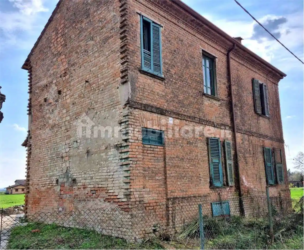 Casa indipendente in vendita a Voghera