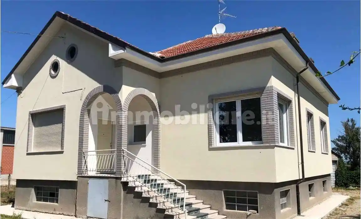 Villa in vendita a Voghera
