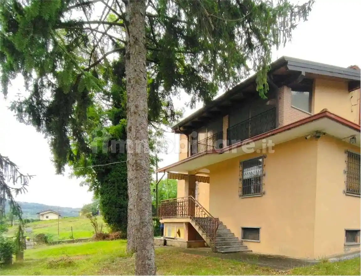 Villa in vendita a Godiasco Salice Terme