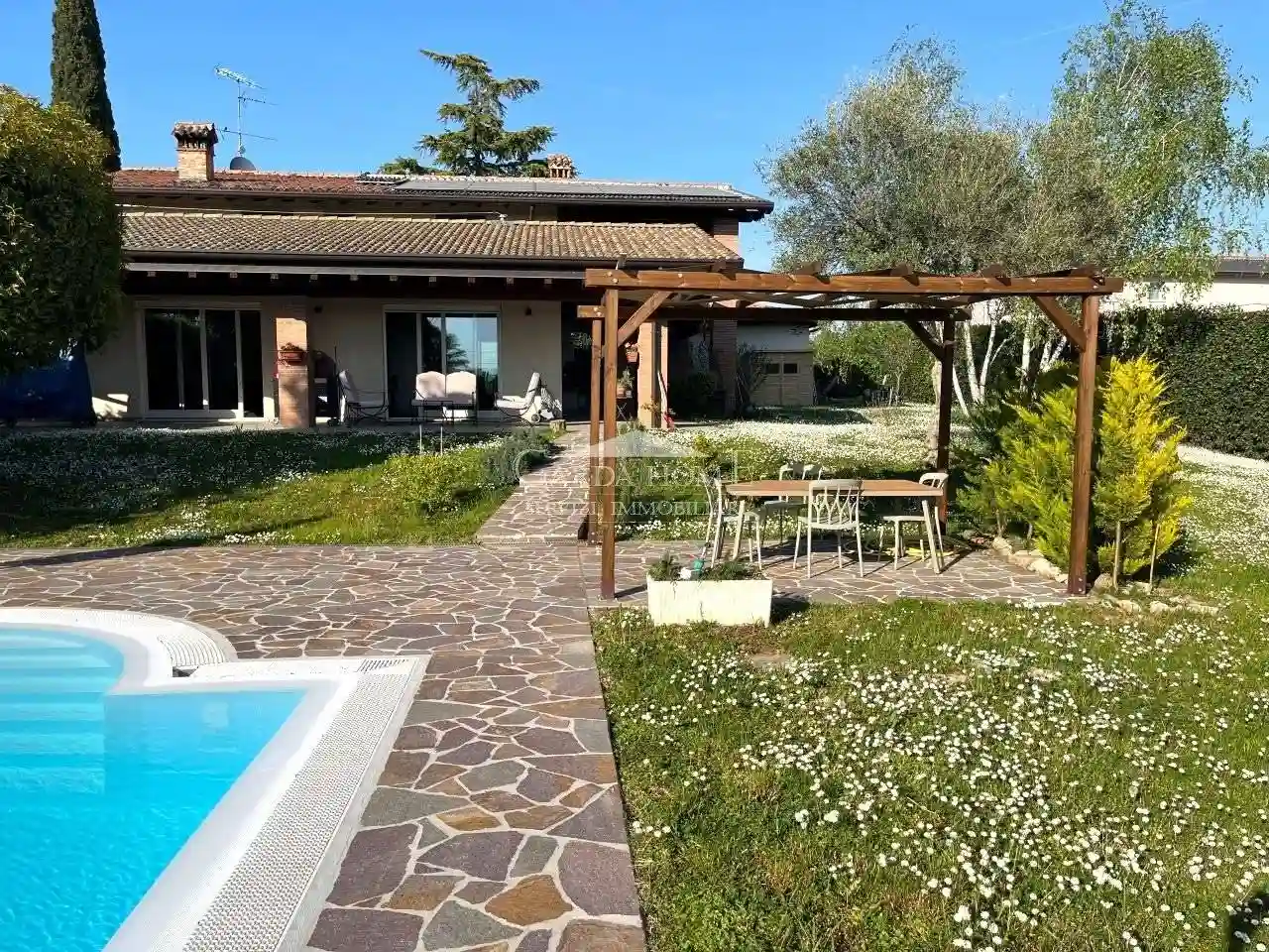 Villa - foto 2