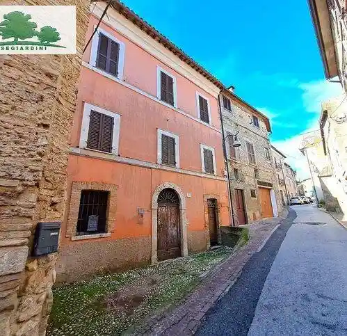 Palazzo - Edificio in vendita a Monteleone Sabino