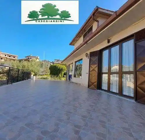 Villa in vendita a Poggio Nativo