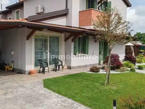 Villa in vendita a Giacciano con Baruchella