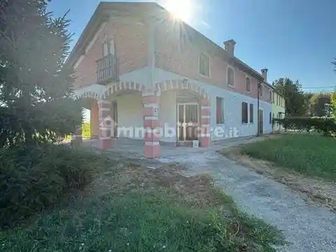 Villa in vendita a Bagnolo di Po