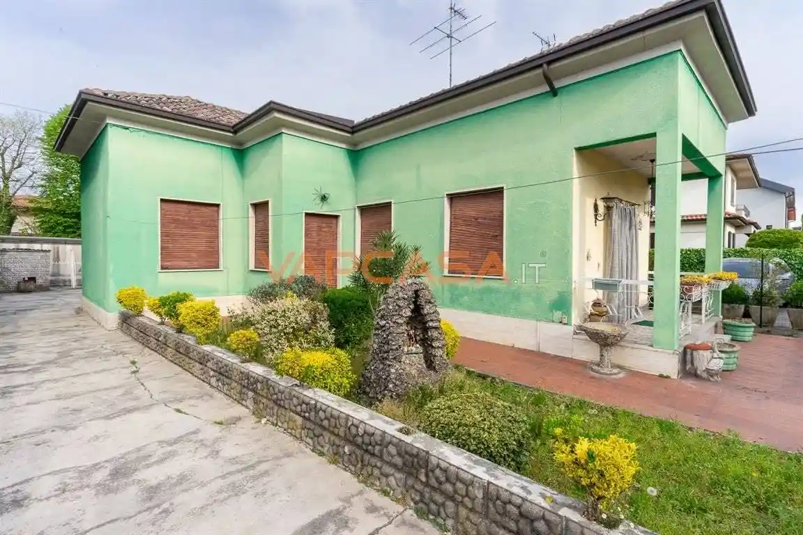 Villa in vendita a Fara Gera d'Adda