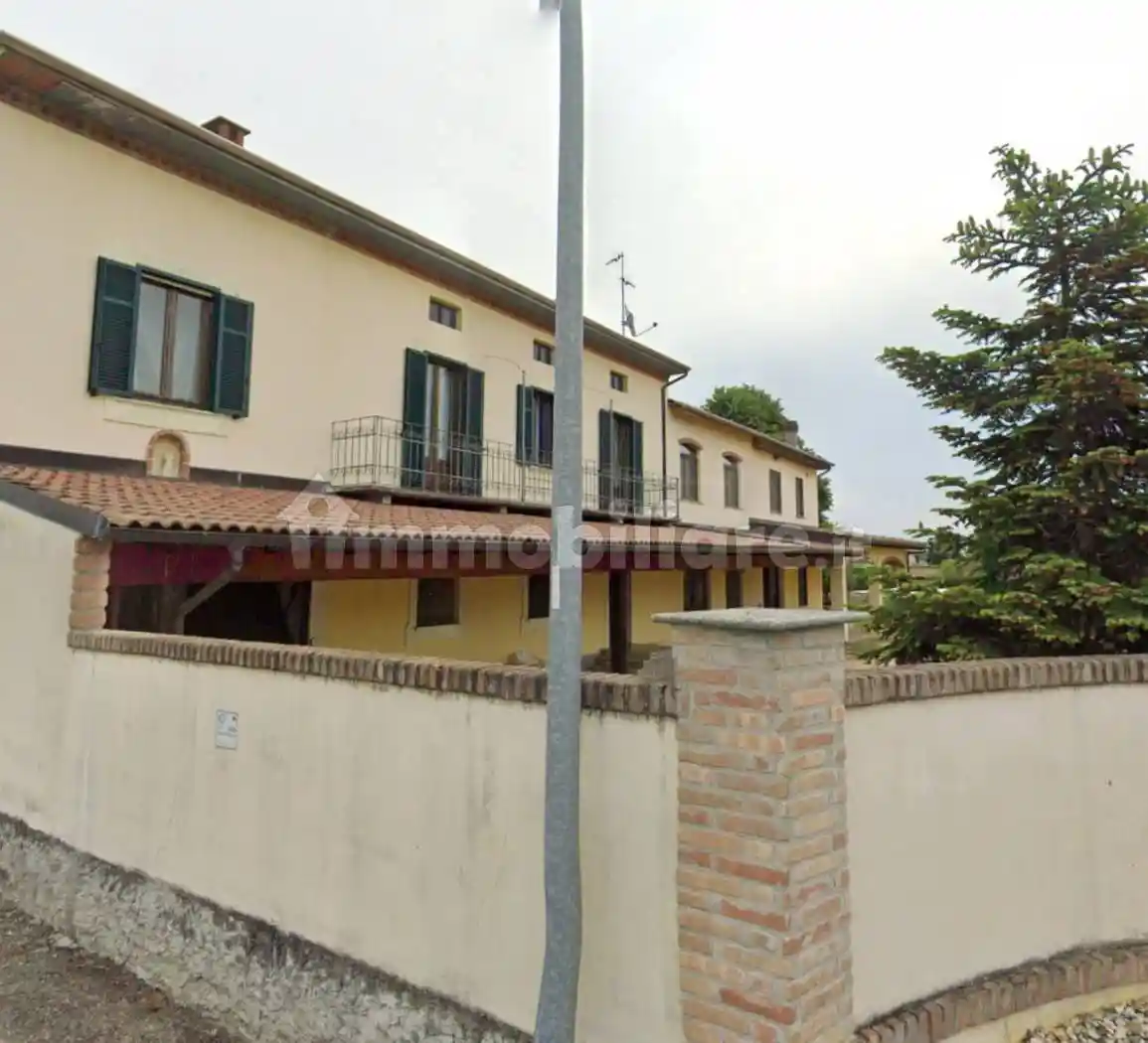 Palazzo - Stabile in vendita a Oviglio