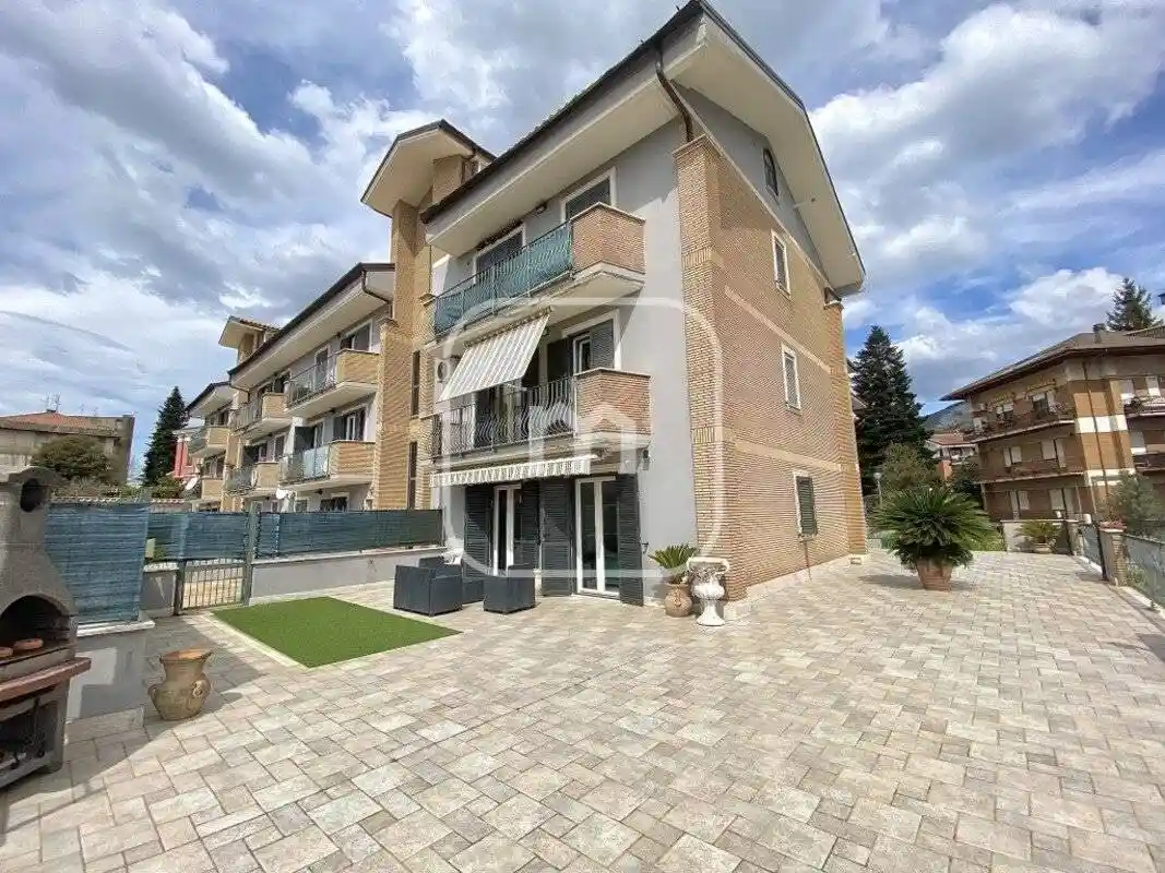 Appartamento in vendita a Cave