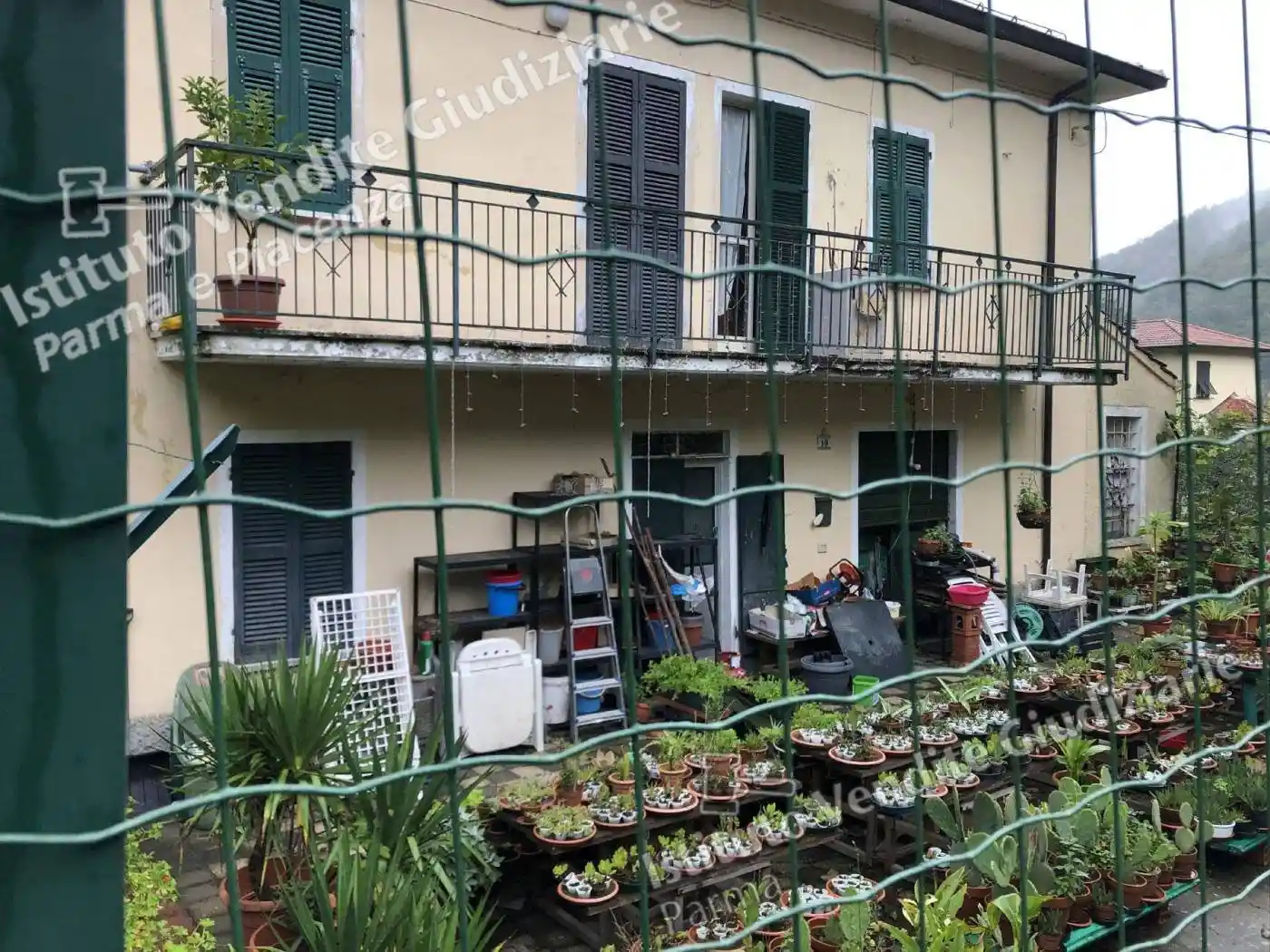 Palazzo - Stabile in vendita a Tornolo