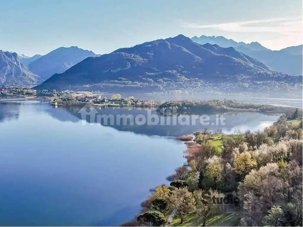 Palazzo - Edificio in vendita a Annone di Brianza