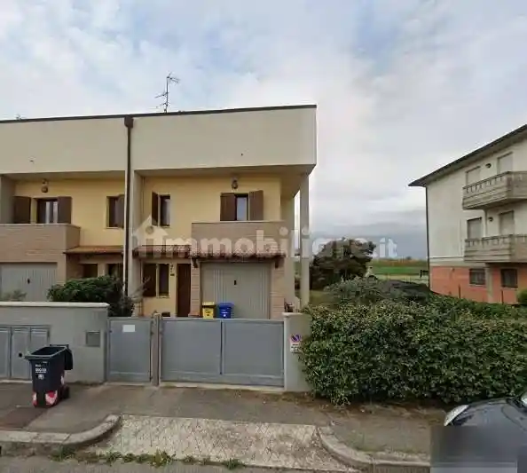 Casa indipendente in vendita a Forlì