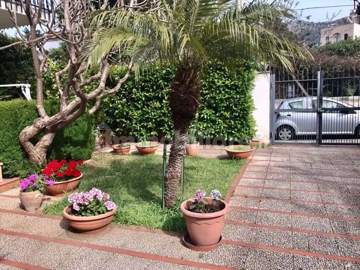 Villa in affitto a Palermo