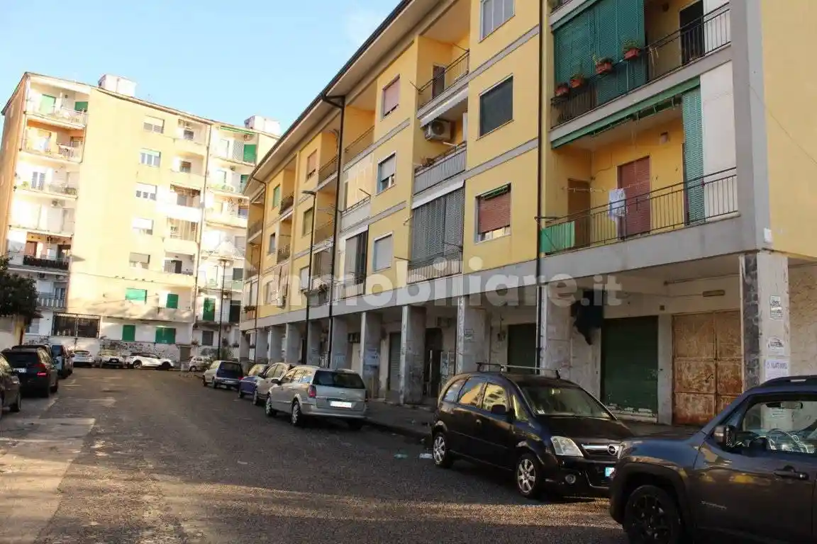 Appartamento in vendita a Napoli