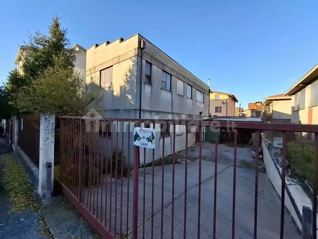 Casa indipendente in vendita a Meda