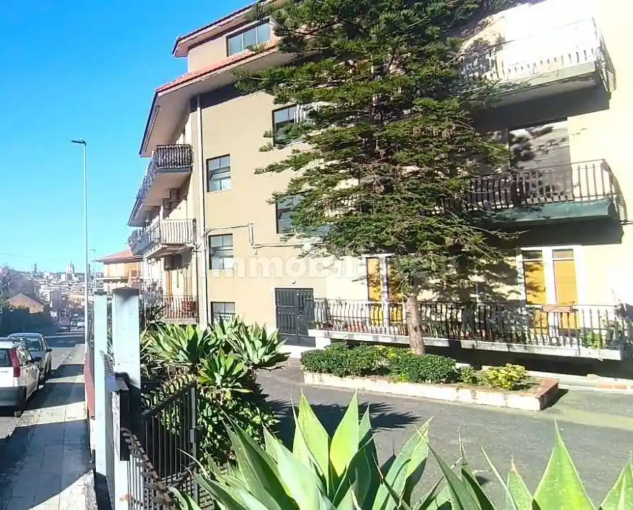 Appartamento in vendita a Aci Catena