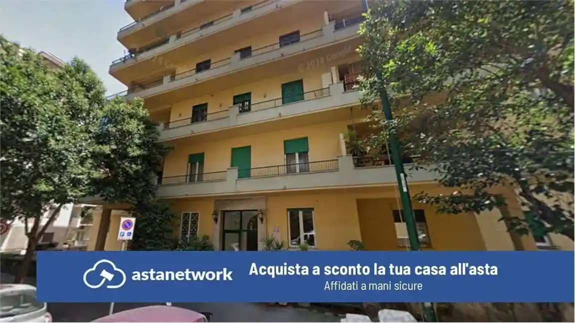 Appartamento in vendita a Napoli