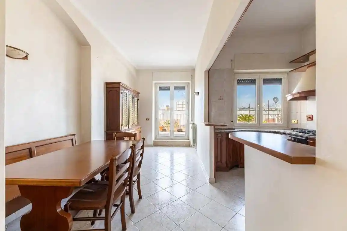 Appartamento in vendita a Roma