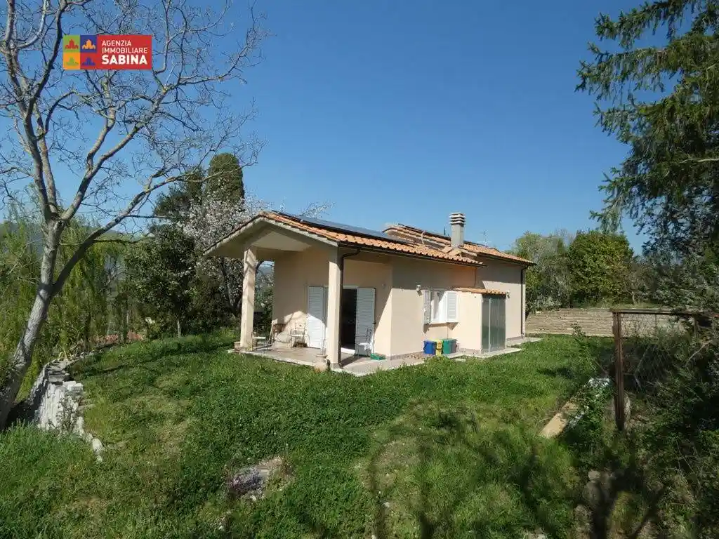 Villa in vendita a Poggio Nativo