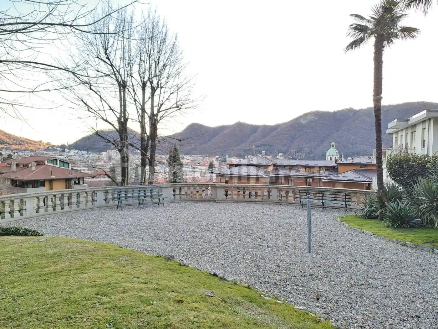 Appartamento in vendita a Como