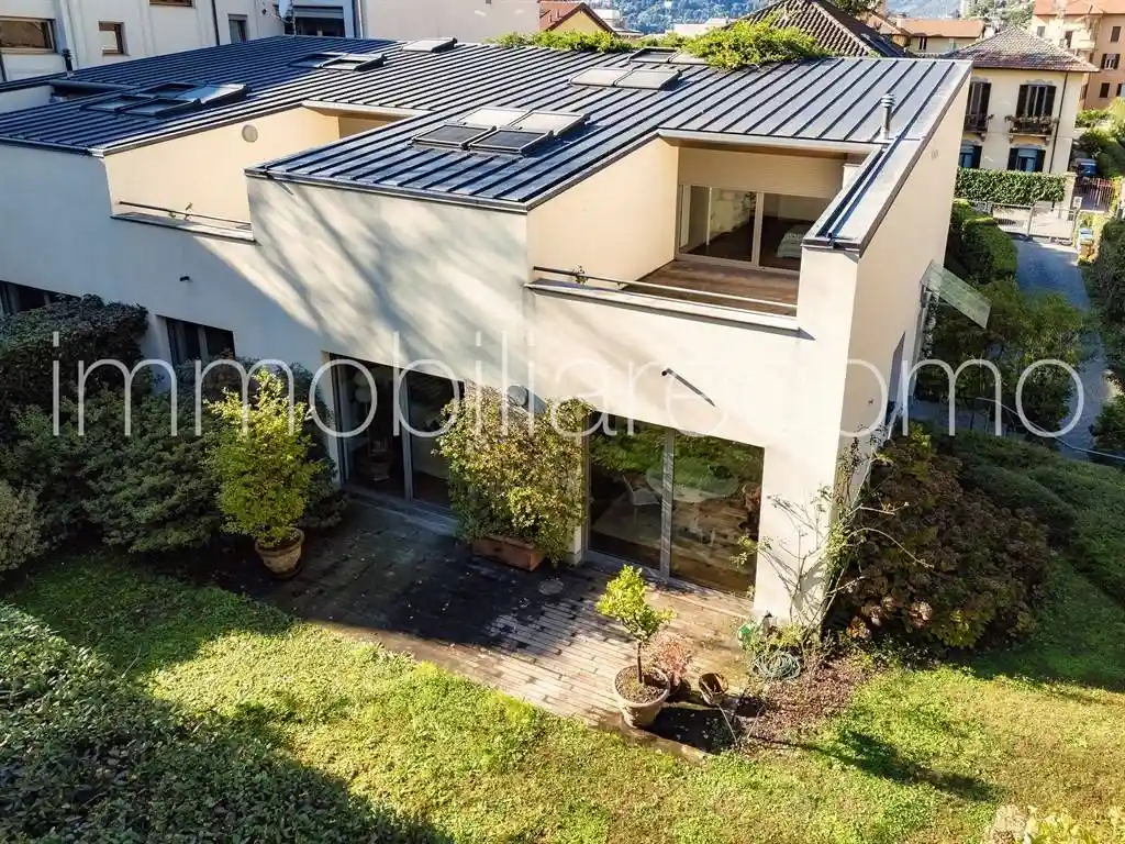 Casa indipendente in affitto a Como