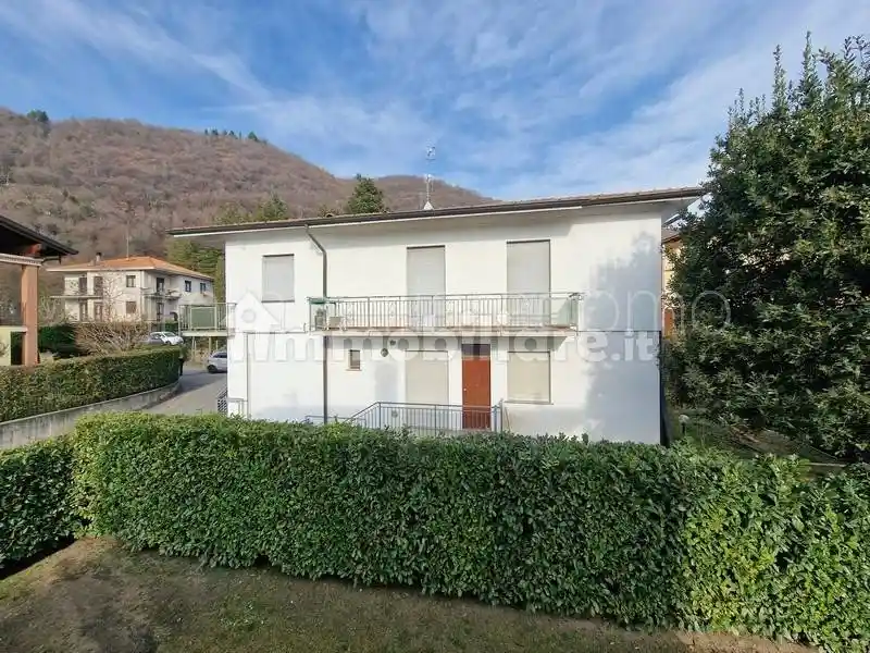 Casa indipendente in vendita a Como