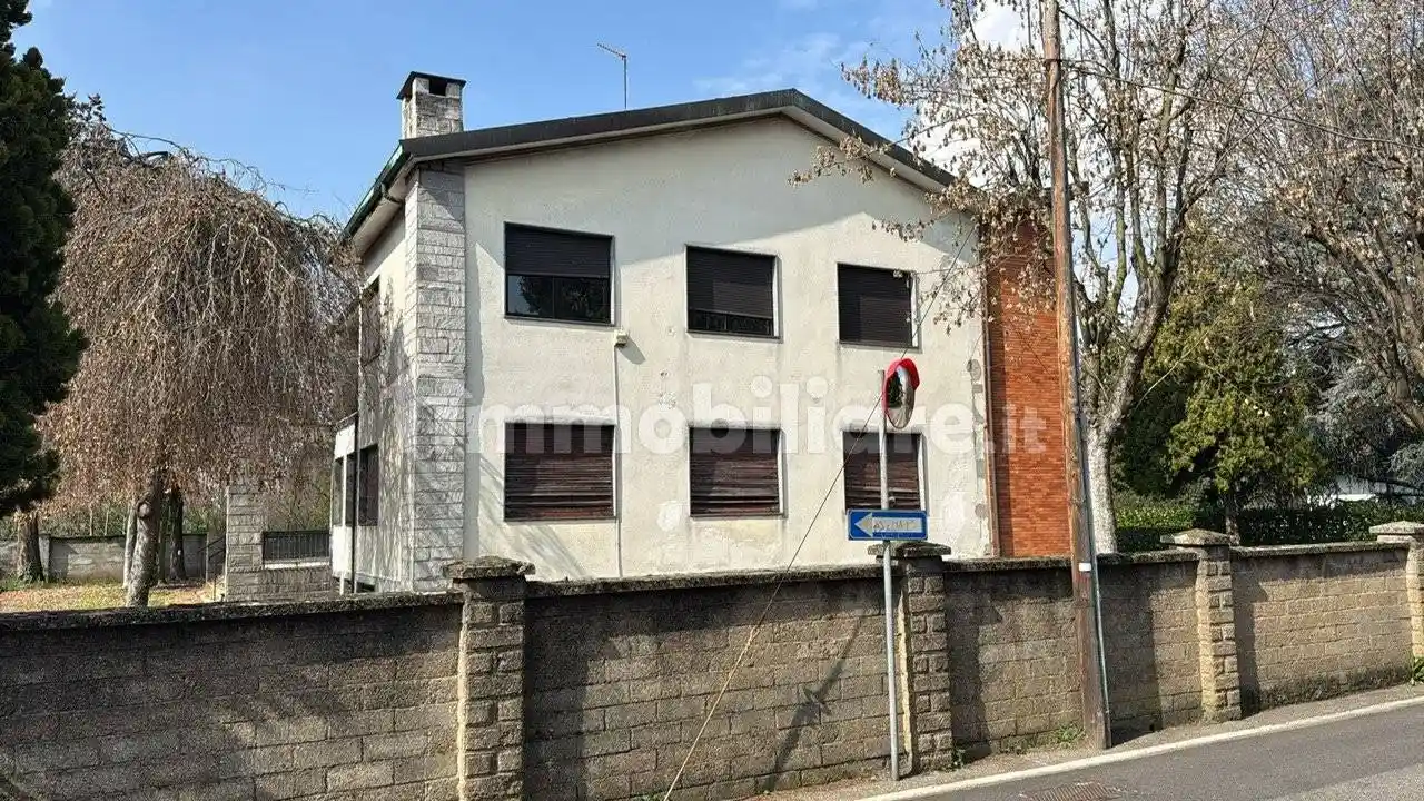 Villa in vendita a Samarate