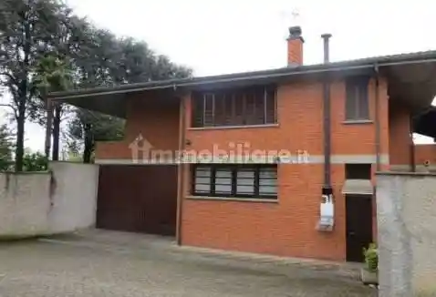Villa in vendita a Ozzero