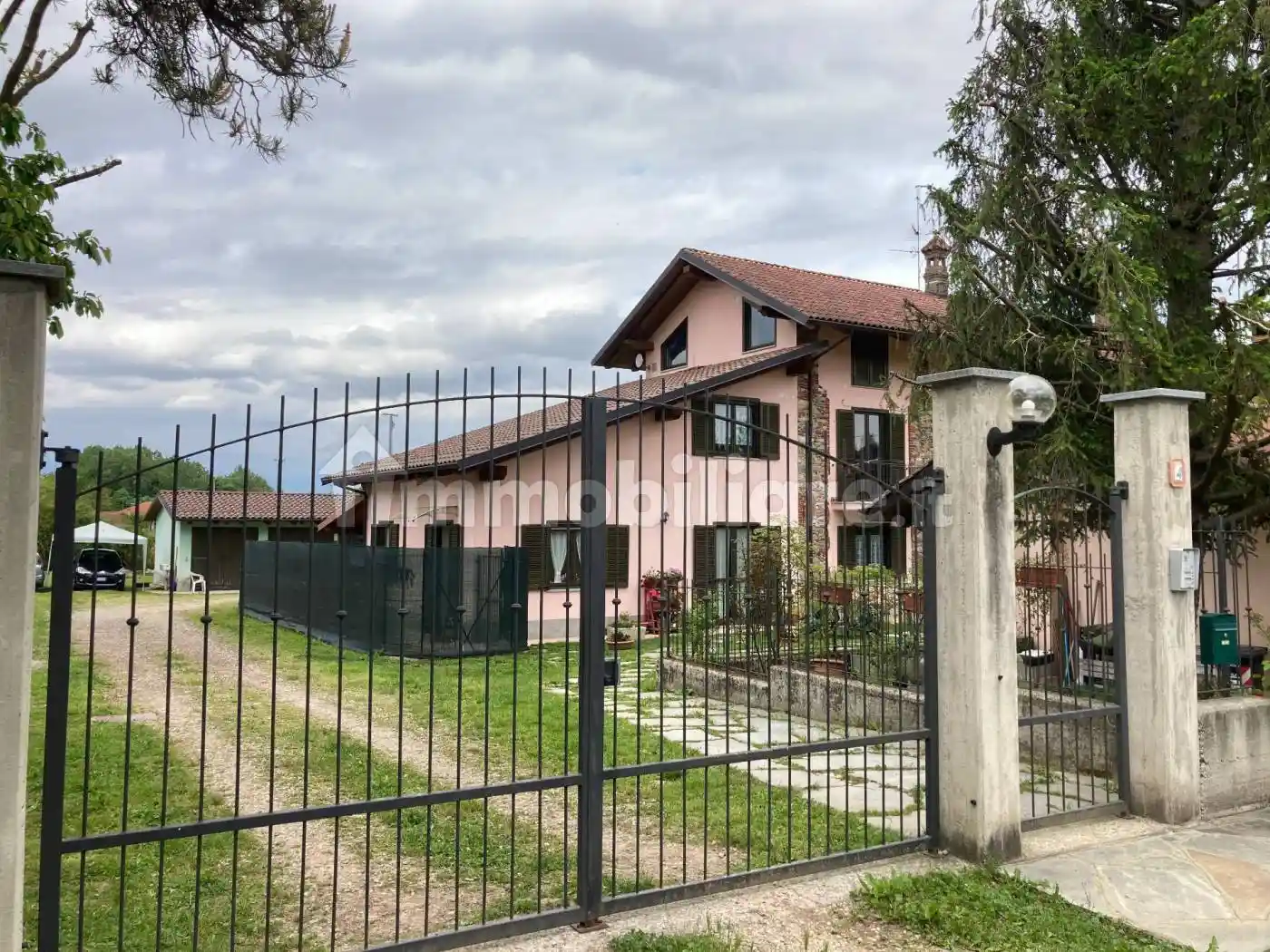 Casa indipendente in affitto a Barbania