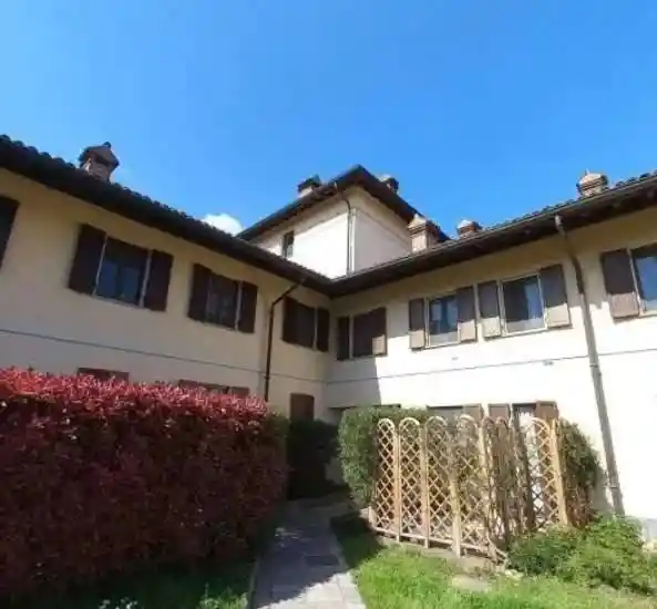 Casa indipendente in vendita a Pieve Emanuele