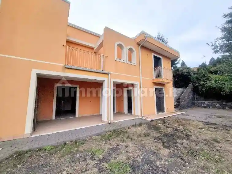 Villa in vendita a Pedara