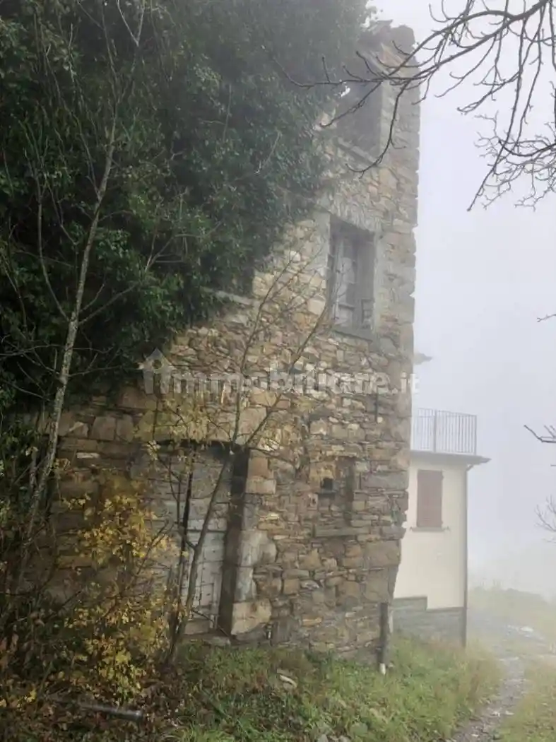 Casa indipendente in vendita a Bardi