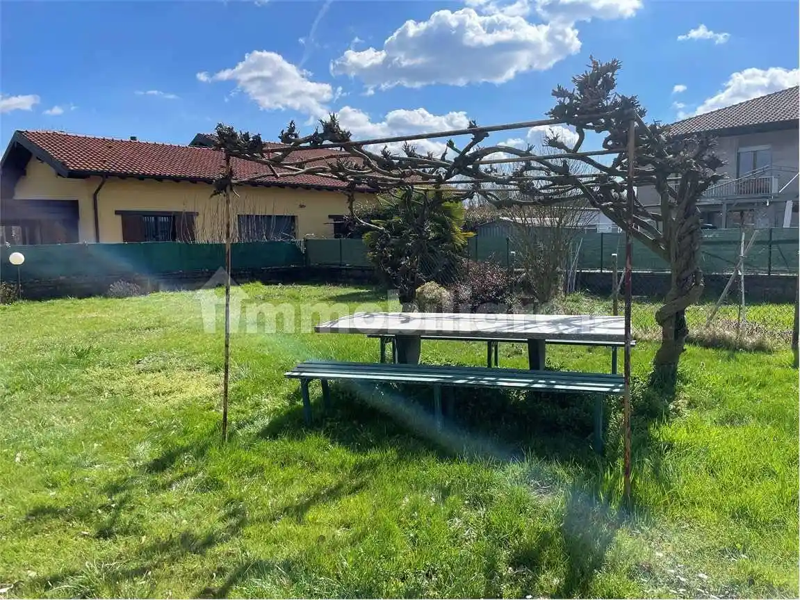 Villa in vendita a Vergiate