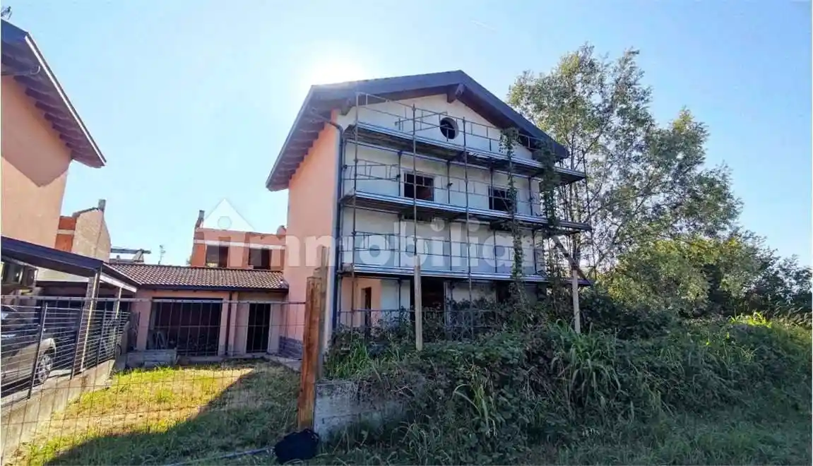 Villa in vendita a Trovo