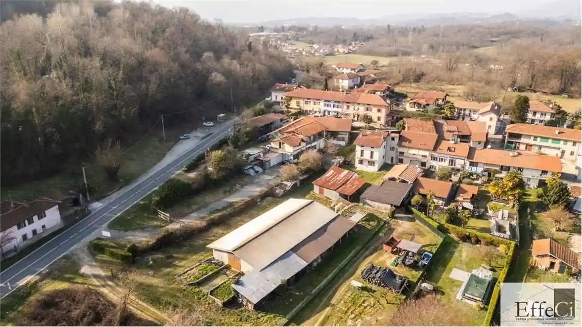 Casa indipendente in vendita a Travedona-Monate