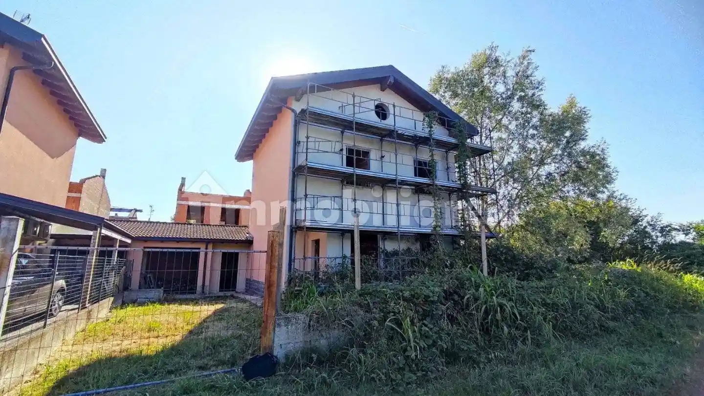 Villa in vendita a Trovo