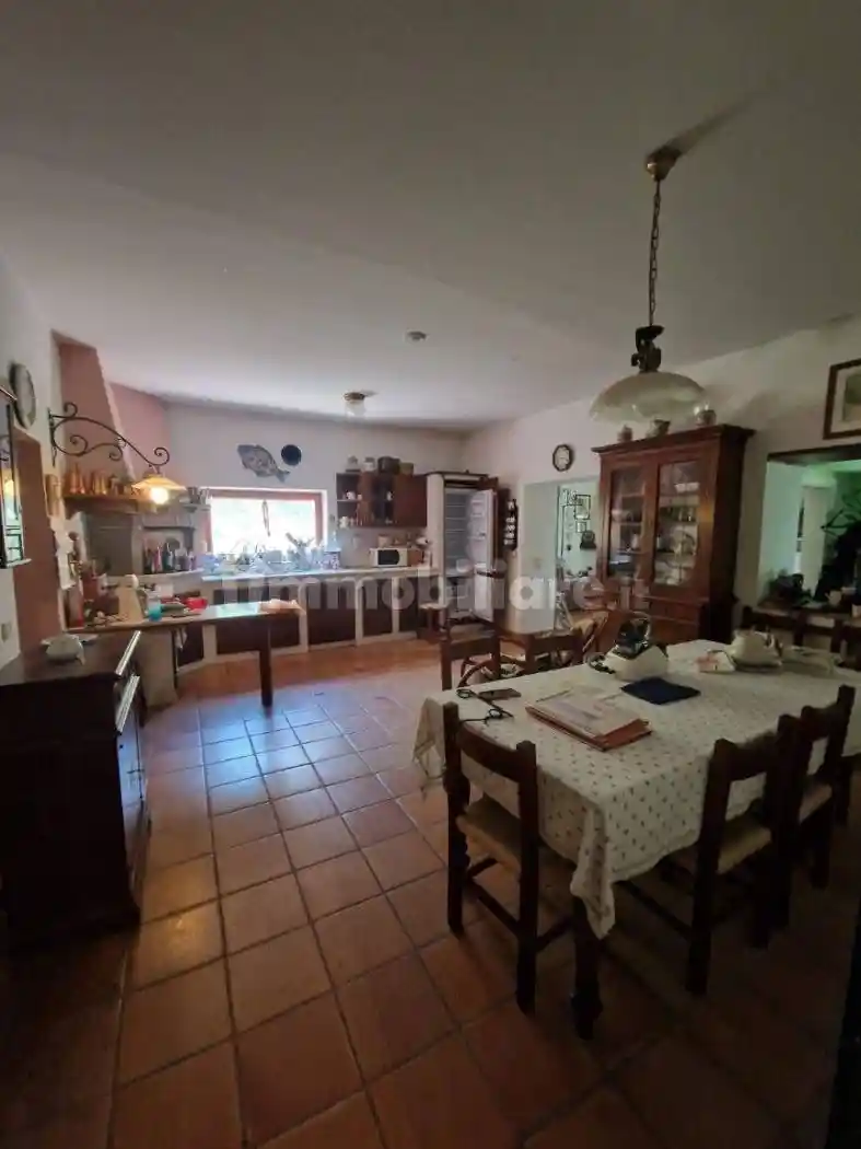 Villa in vendita a Castelnuovo di Porto