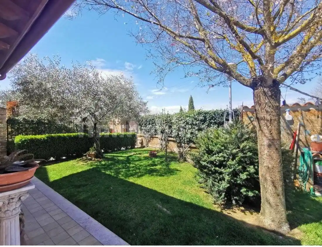 Villa in vendita a Nepi