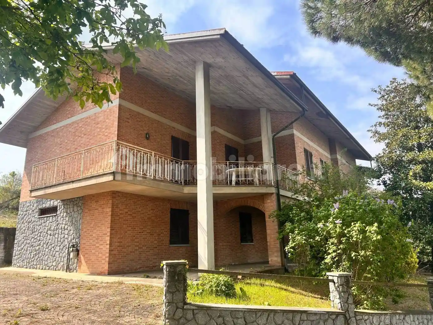 Villa in vendita a Castagnole delle Lanze