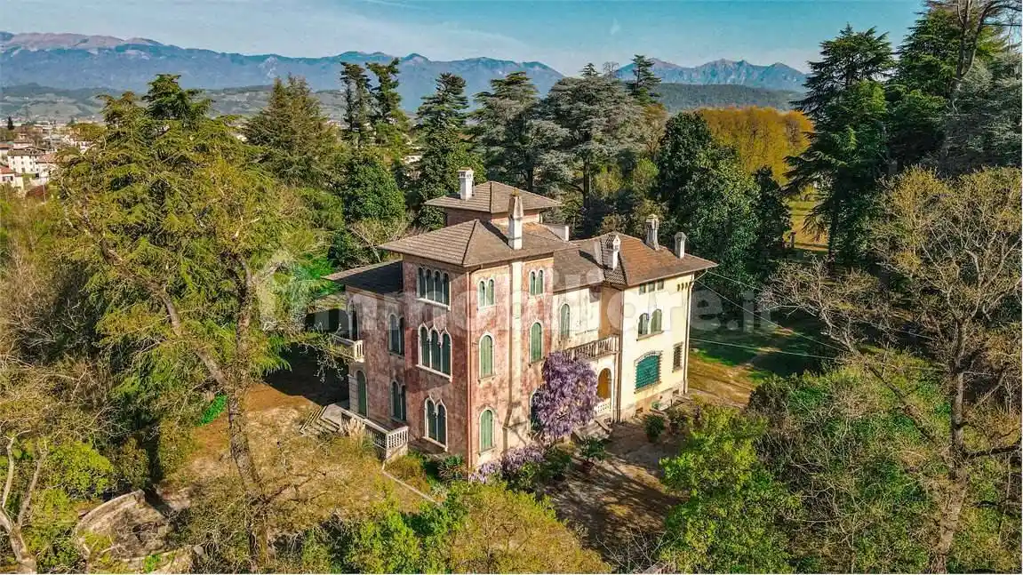 Villa in vendita a Pieve di Soligo